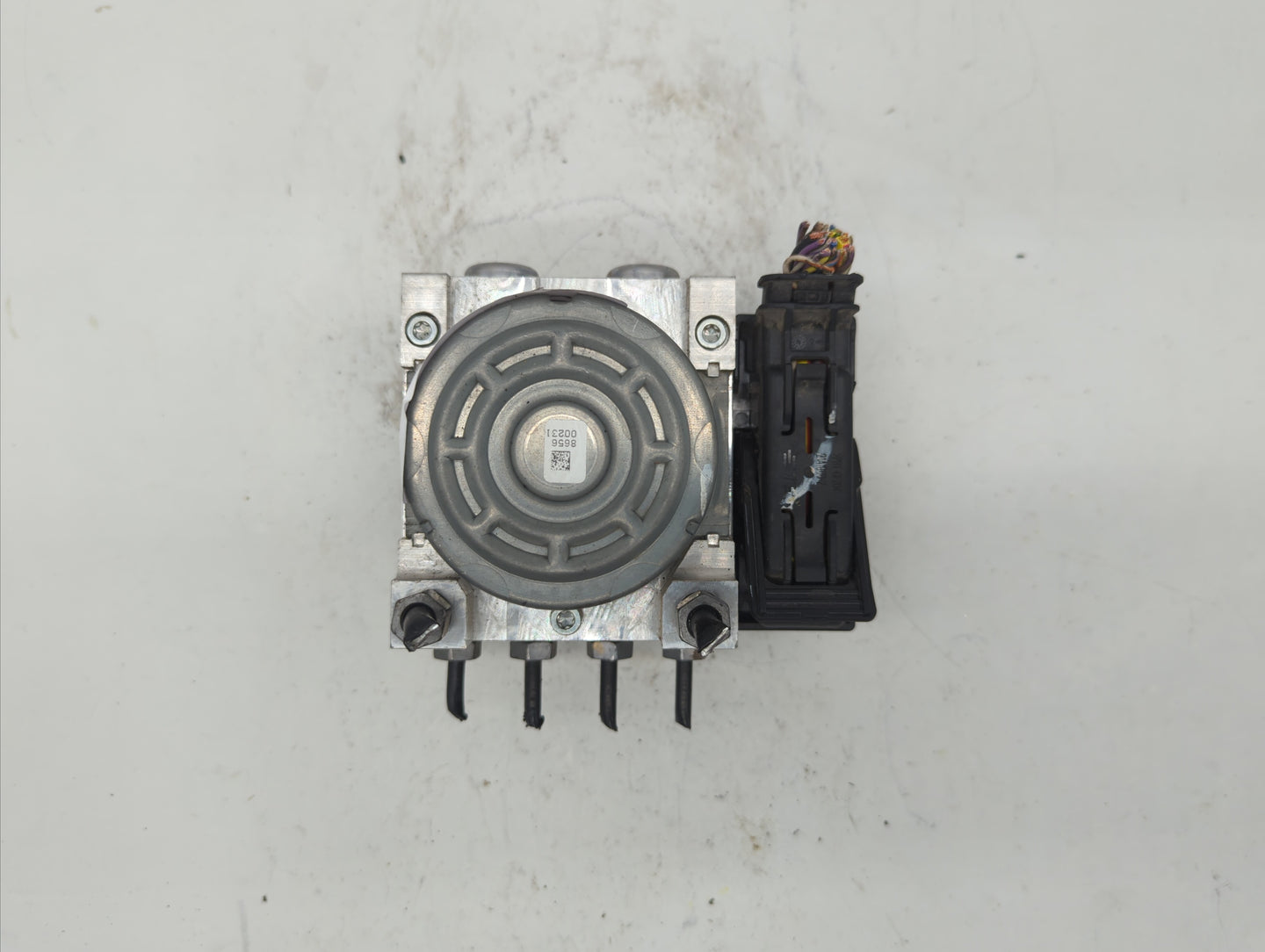 2013 Ford Fusion ABS Pump Control Module Replacement P/N:DG9C-2C405-FB Fits OEM Used Auto Parts - Oemusedautoparts1.com