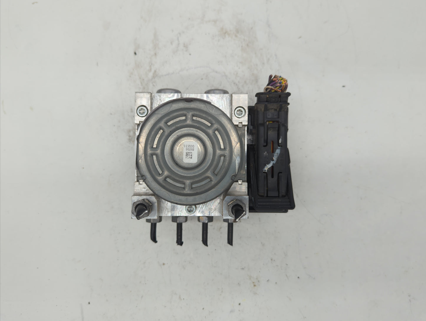 2013 Ford Fusion ABS Pump Control Module Replacement P/N:DG9C-2C405-FB Fits OEM Used Auto Parts - Oemusedautoparts1.com