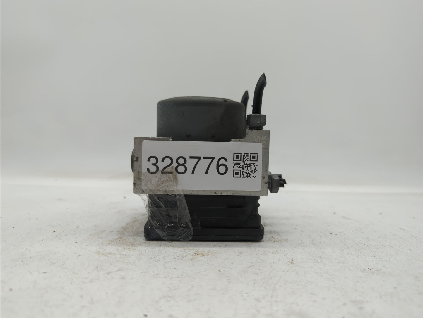 2013 Ford Fusion ABS Pump Control Module Replacement P/N:DG9C-2C405-FB Fits OEM Used Auto Parts - Oemusedautoparts1.com