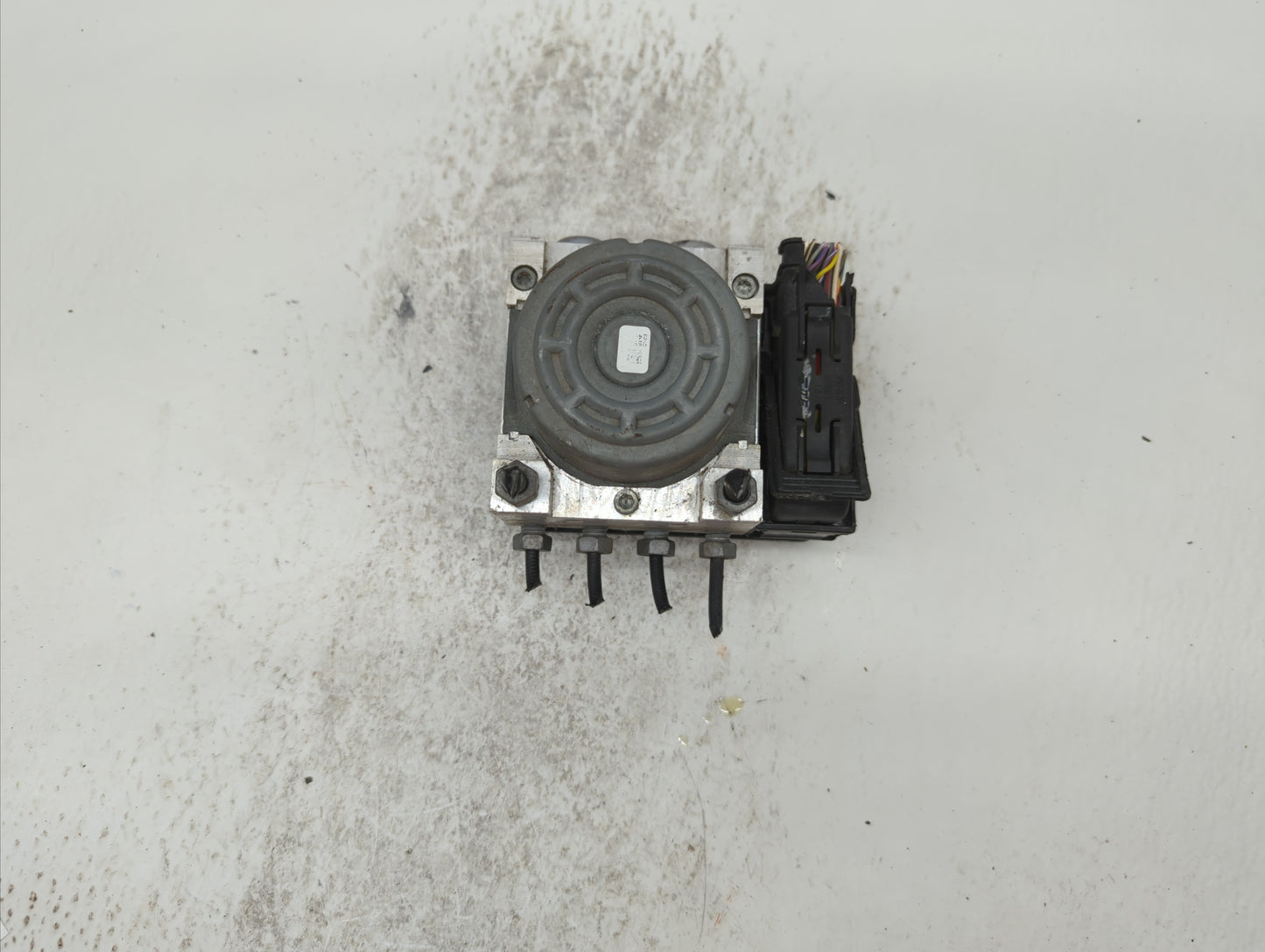 2013 Ford Fusion ABS Pump Control Module Replacement P/N:DG9C-2C405-FB Fits OEM Used Auto Parts - Oemusedautoparts1.com