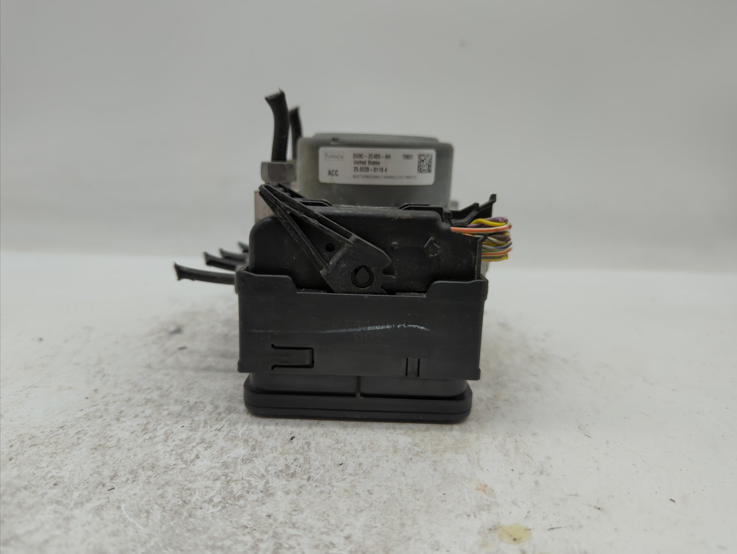 2013 Ford Fusion ABS Pump Control Module Replacement P/N:DG9C-2C405-FB Fits OEM Used Auto Parts - Oemusedautoparts1.com