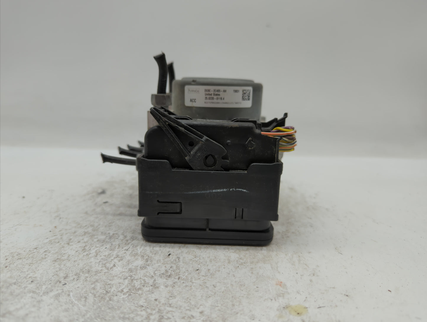 2013 Ford Fusion ABS Pump Control Module Replacement P/N:DG9C-2C405-FB Fits OEM Used Auto Parts - Oemusedautoparts1.com