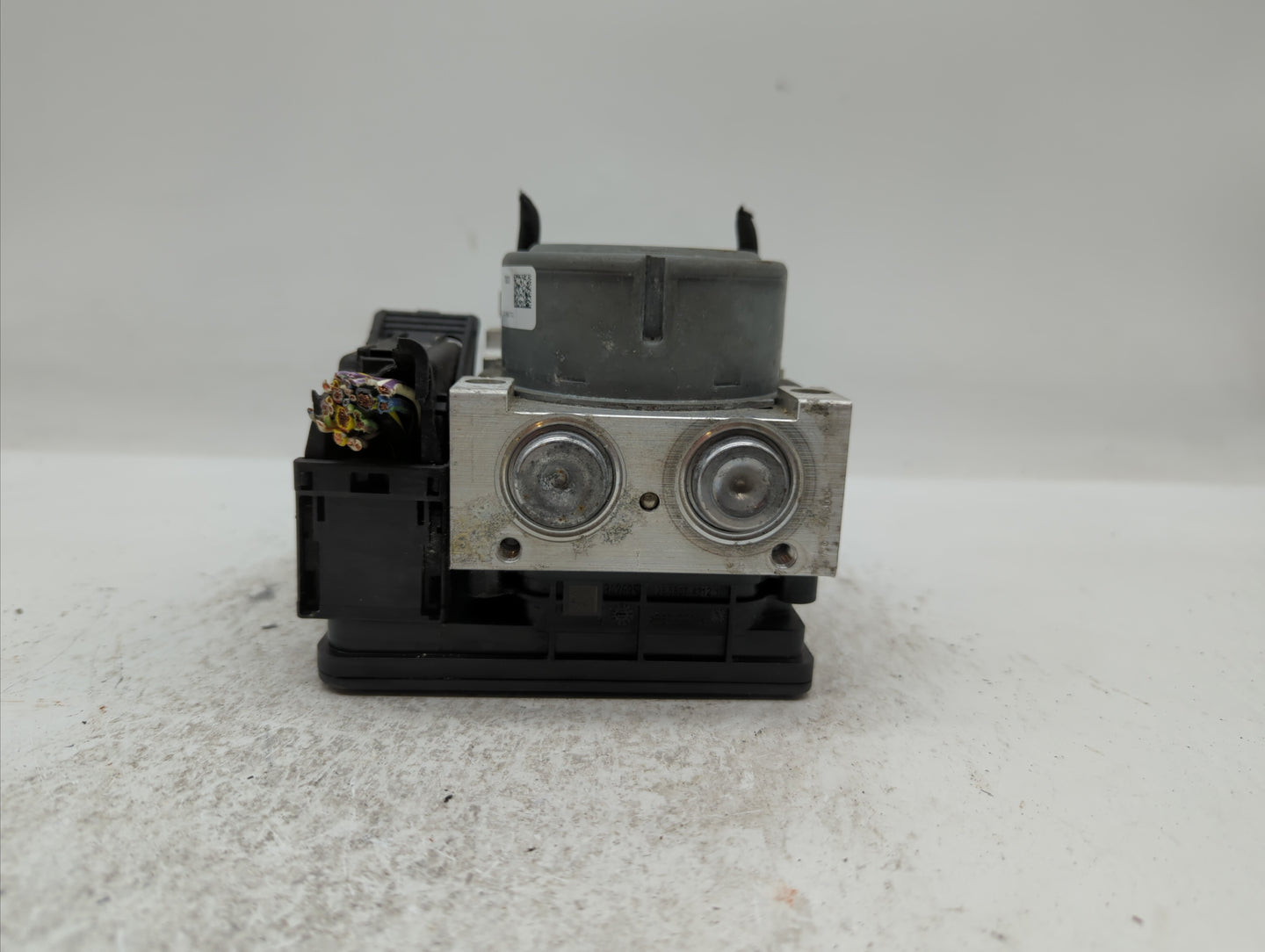 2013 Ford Fusion ABS Pump Control Module Replacement P/N:DG9C-2C405-FB Fits OEM Used Auto Parts - Oemusedautoparts1.com