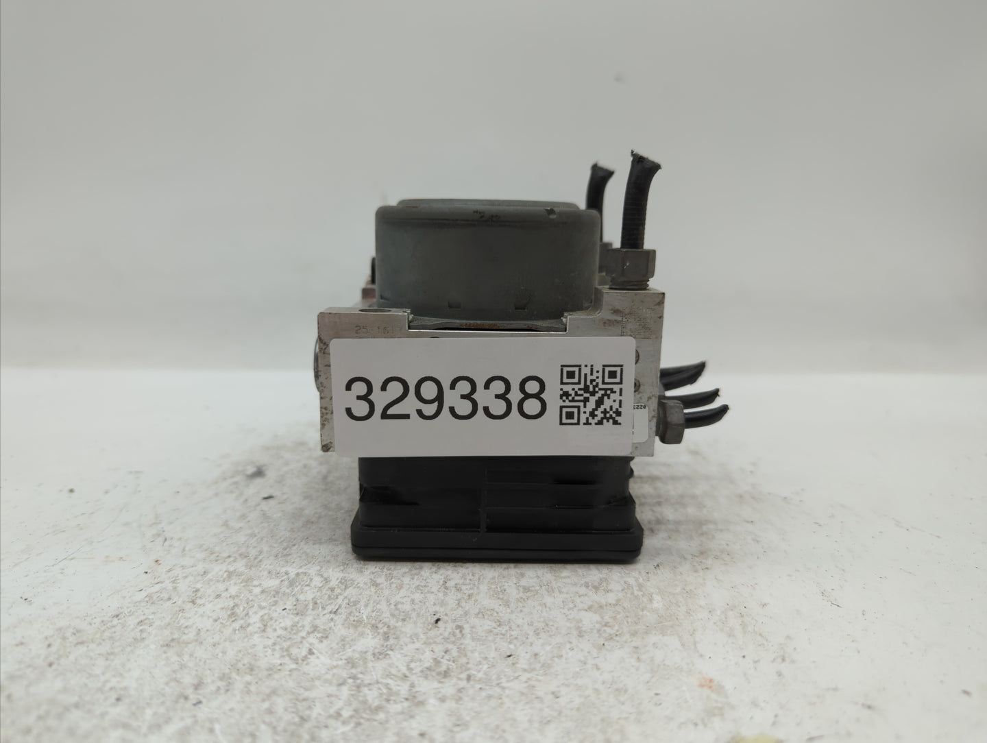 2013 Ford Fusion ABS Pump Control Module Replacement P/N:DG9C-2C405-FB Fits OEM Used Auto Parts - Oemusedautoparts1.com