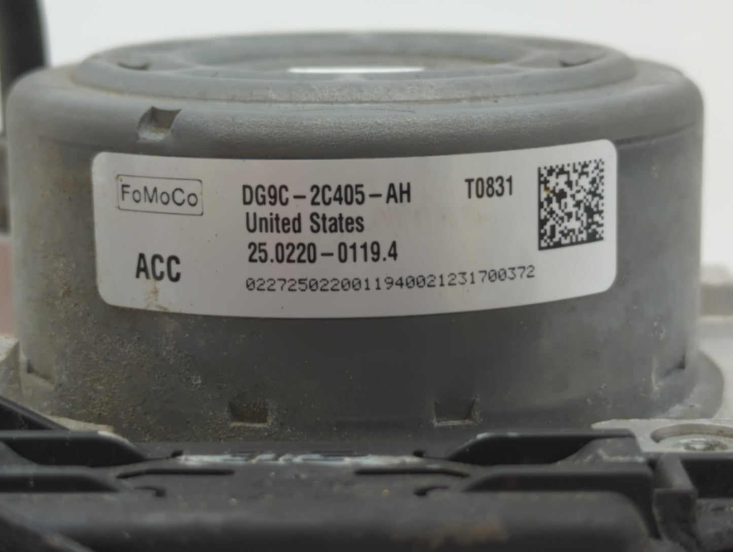 2013 Ford Fusion ABS Pump Control Module Replacement P/N:DG9C-2C405-FB Fits OEM Used Auto Parts - Oemusedautoparts1.com