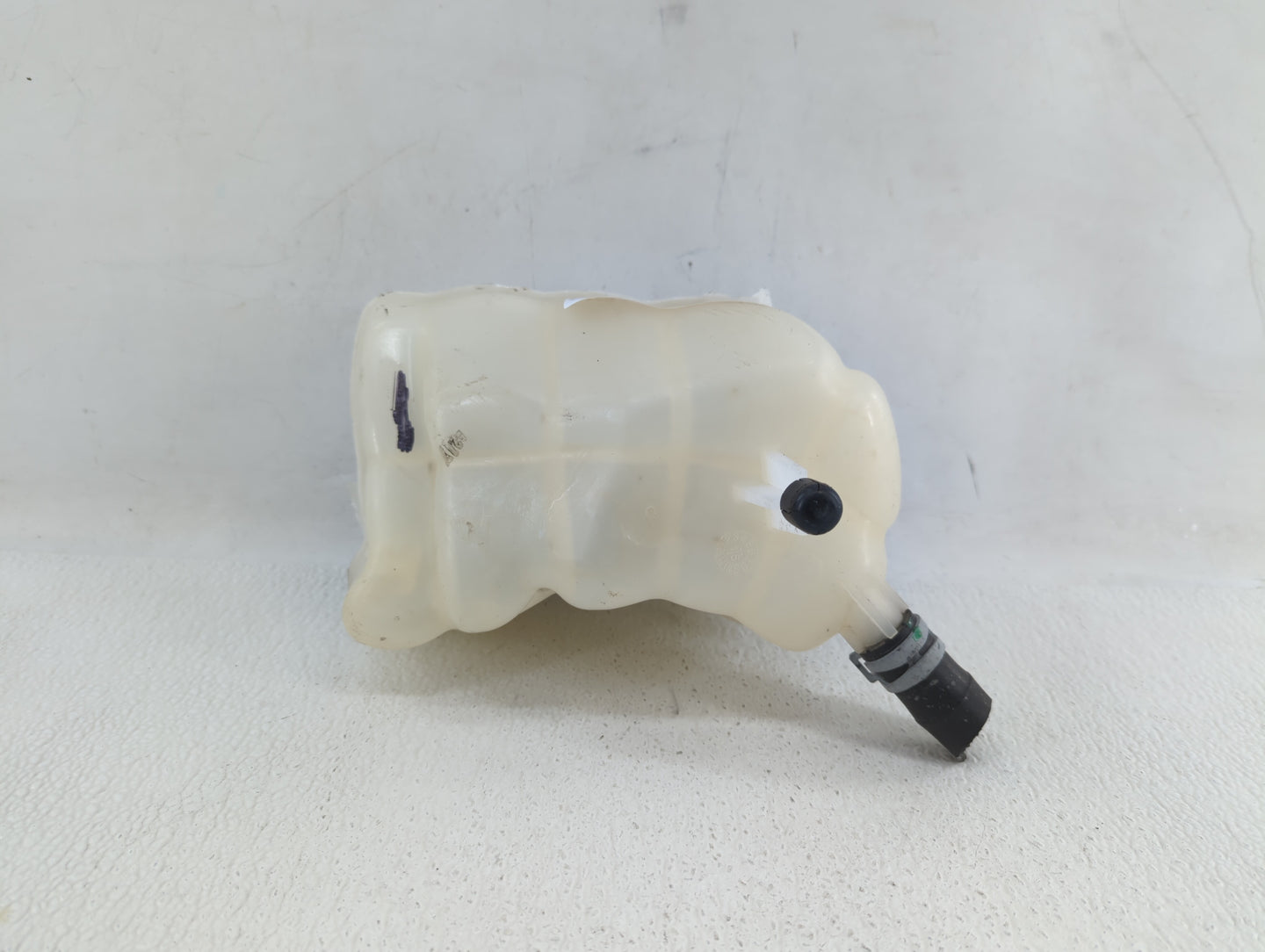 2013-2016 Ford Fusion Radiator Coolant Overflow Expansion Tank Bottle - Oemusedautoparts1.com