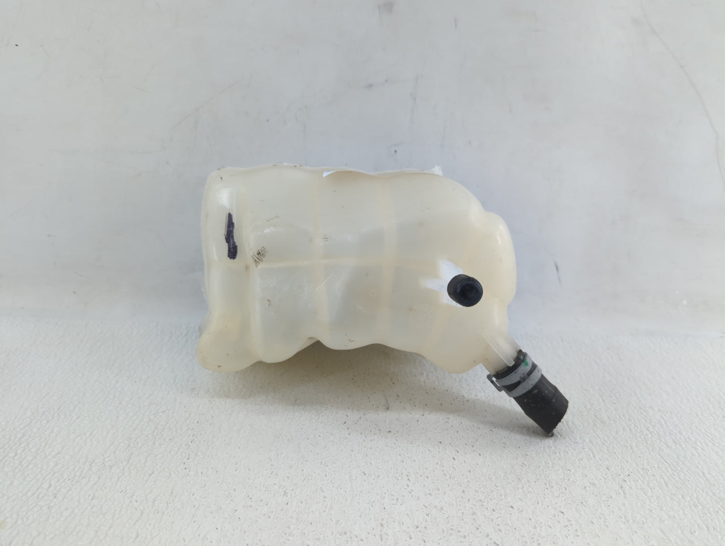 2013-2016 Ford Fusion Radiator Coolant Overflow Expansion Tank Bottle - Oemusedautoparts1.com