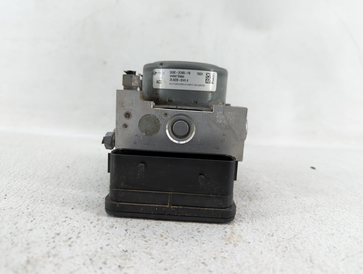 2013 Ford Fusion ABS Pump Control Module Replacement P/N:DG9C-2C405-FB Fits OEM Used Auto Parts - Oemusedautoparts1.com