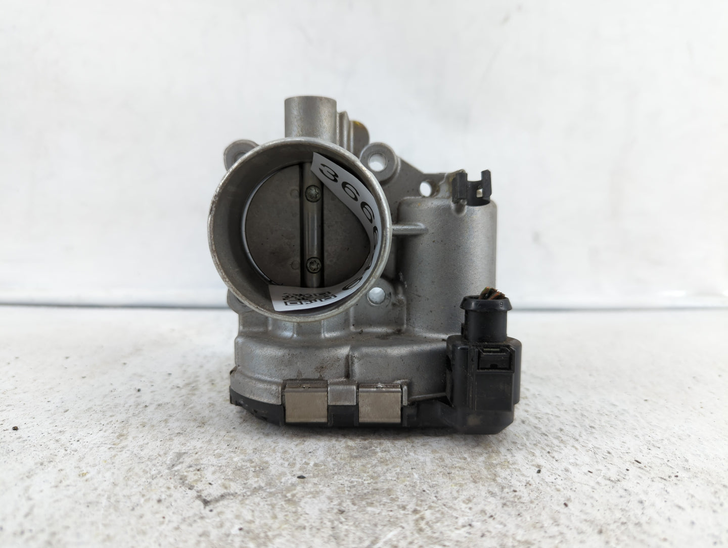 2013-2014 Ford Fusion Throttle Body P/N:0 280 750 535 7S7G-9F991-CA Fits Fits 2013 2014 2015 2016 2017 2018 2019 OEM Used Au