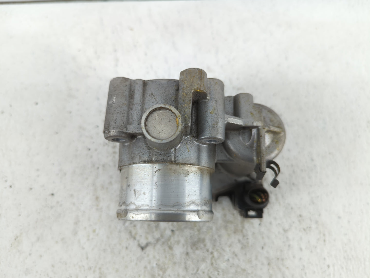 2013-2014 Ford Fusion Throttle Body P/N:0 280 750 535 7S7G-9F991-CA Fits Fits 2013 2014 2015 2016 2017 2018 2019 OEM Used Au