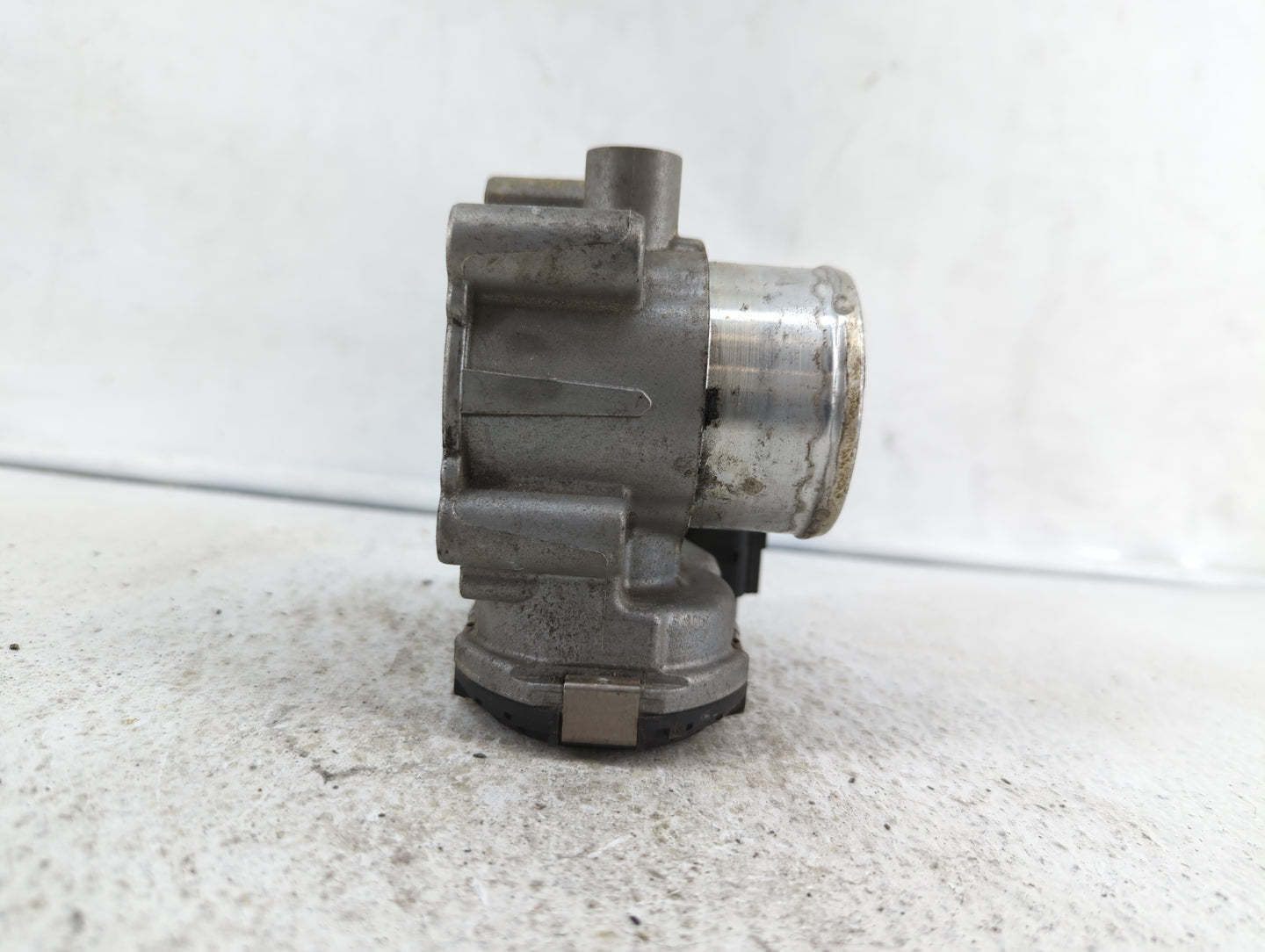 2013-2014 Ford Fusion Throttle Body P/N:0 280 750 535 7S7G-9F991-CA Fits Fits 2013 2014 2015 2016 2017 2018 2019 OEM Used Au