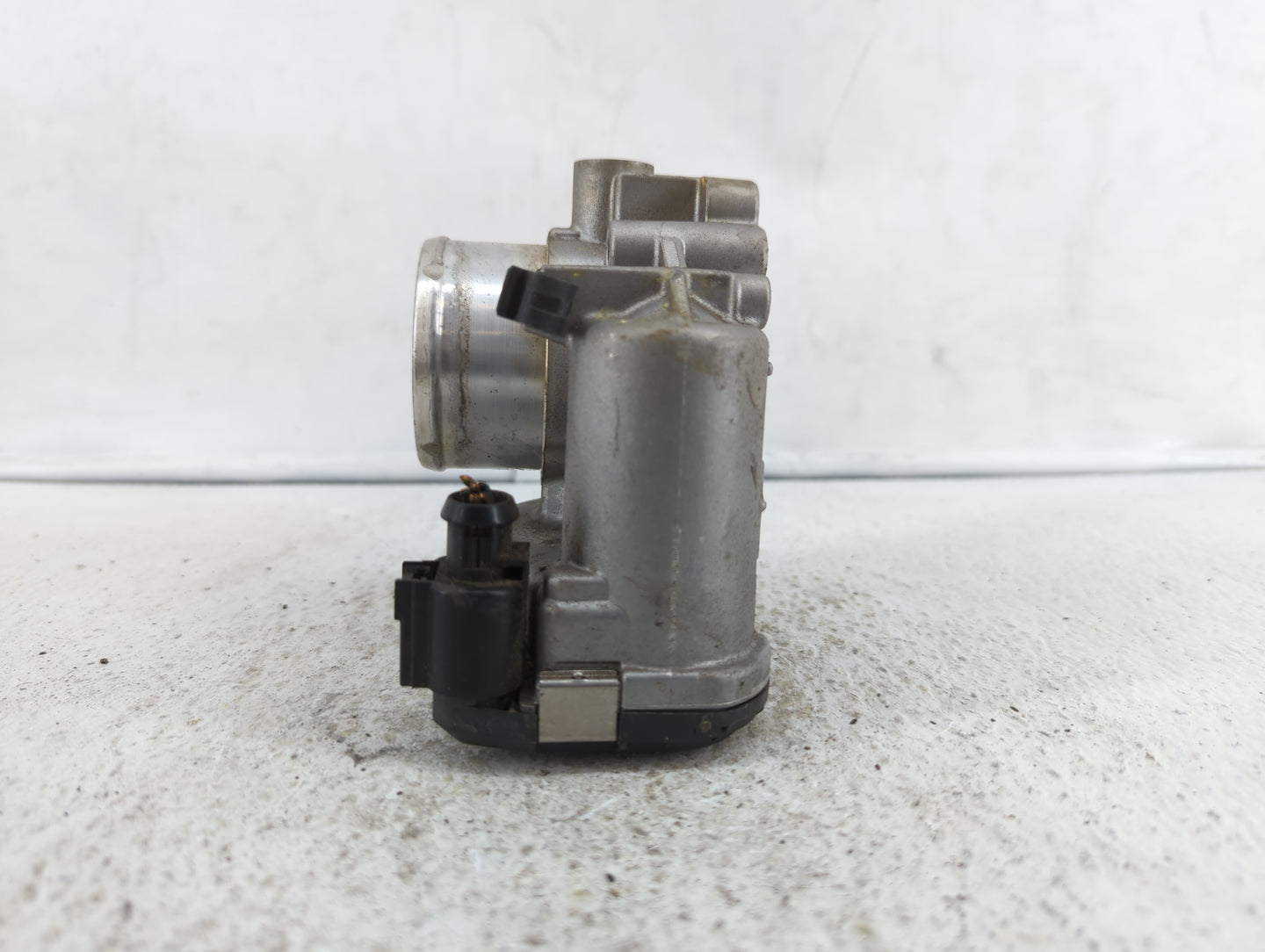 2013-2014 Ford Fusion Throttle Body P/N:0 280 750 535 7S7G-9F991-CA Fits Fits 2013 2014 2015 2016 2017 2018 2019 OEM Used Au
