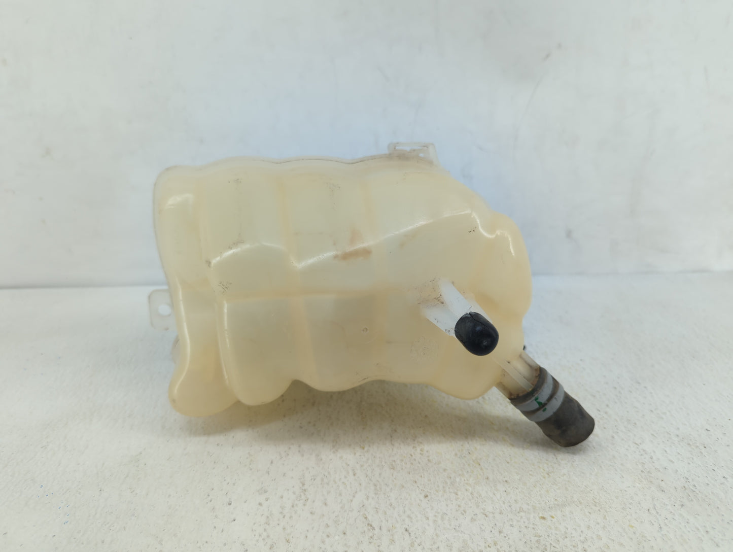 2013-2016 Ford Fusion Radiator Coolant Overflow Expansion Tank Bottle - Oemusedautoparts1.com