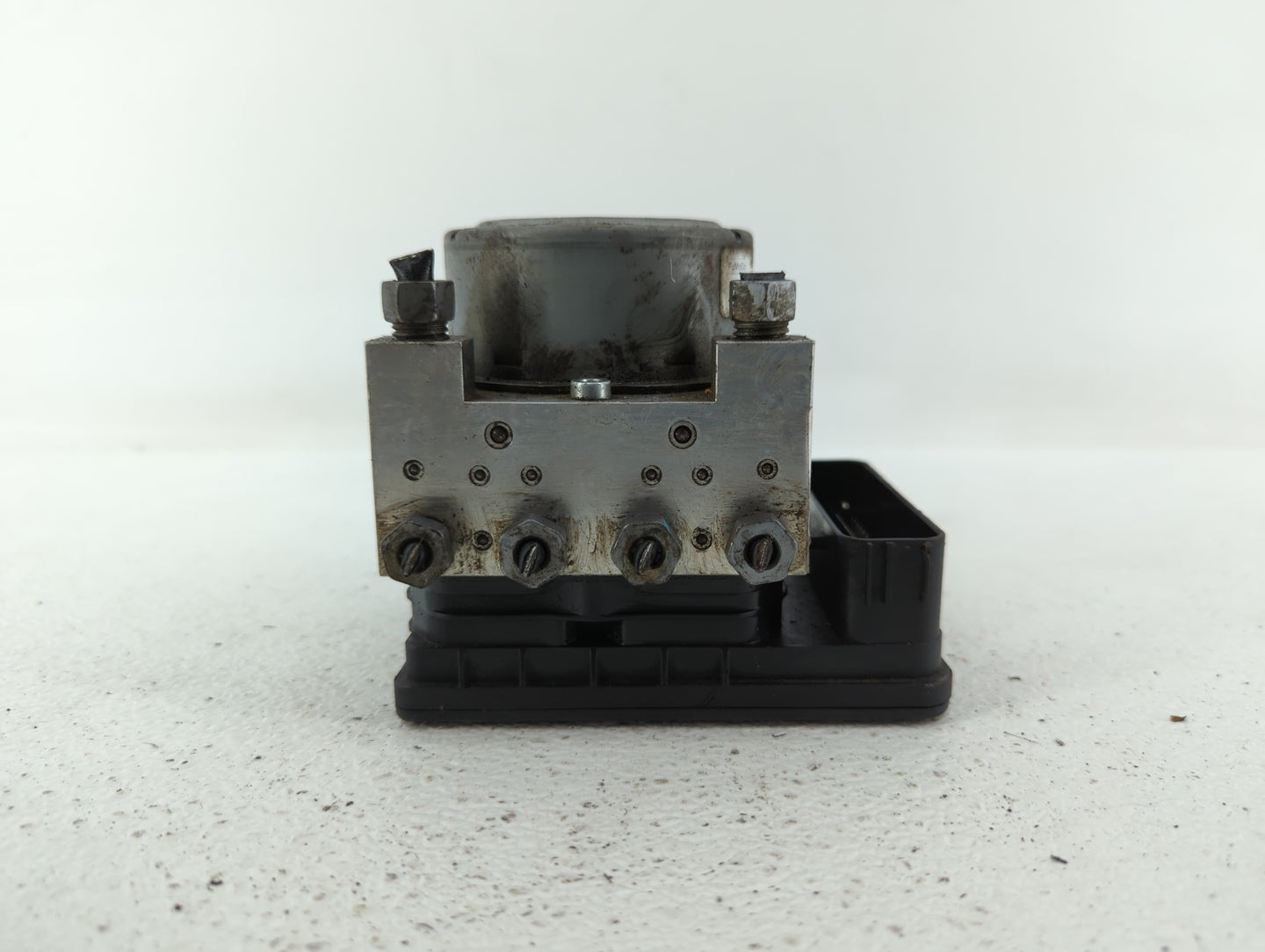 2013 Ford Fusion ABS Pump Control Module Replacement P/N:DG9C-2C405-FB Fits OEM Used Auto Parts - Oemusedautoparts1.com