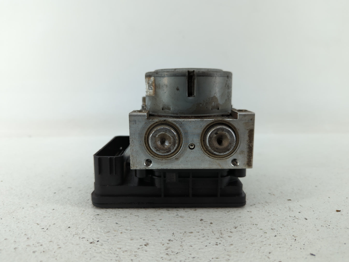 2013 Ford Fusion ABS Pump Control Module Replacement P/N:DG9C-2C405-FB Fits OEM Used Auto Parts - Oemusedautoparts1.com