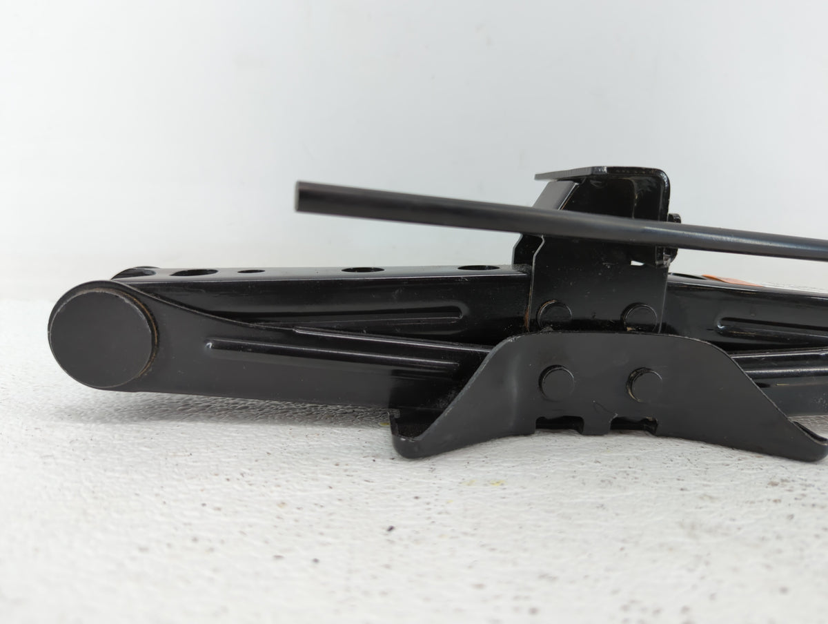 2013 Ford Fusion Spare Scissor Car Jack Black - Oemusedautoparts1.com