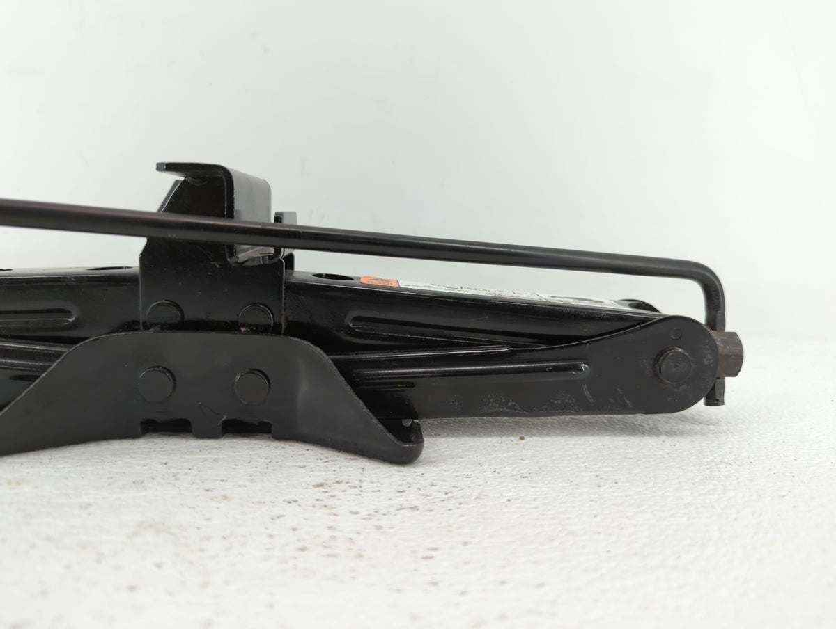 2013 Ford Fusion Spare Scissor Car Jack Black - Oemusedautoparts1.com