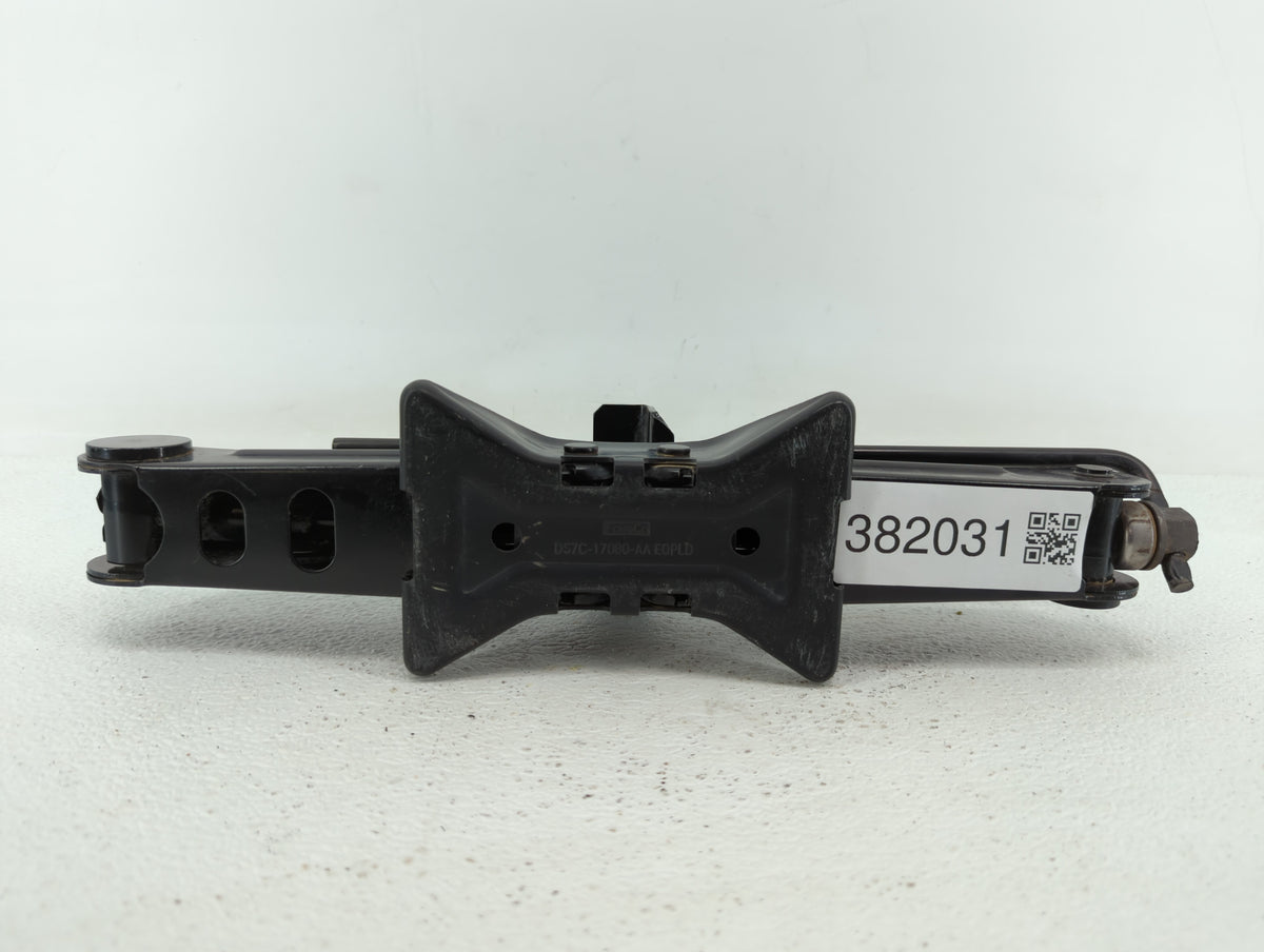 2013 Ford Fusion Spare Scissor Car Jack Black - Oemusedautoparts1.com