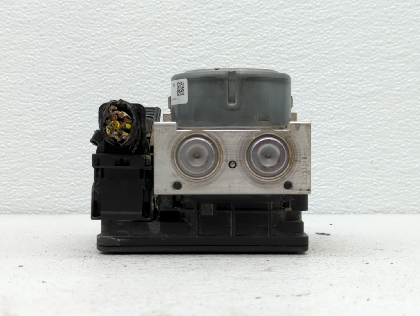 2013 Ford Fusion ABS Pump Control Module Replacement P/N:DG9C-2C405-FB Fits OEM Used Auto Parts - Oemusedautoparts1.com