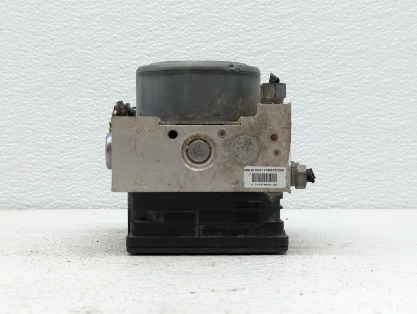 2013 Ford Fusion ABS Pump Control Module Replacement P/N:DG9C-2C405-FB Fits OEM Used Auto Parts - Oemusedautoparts1.com