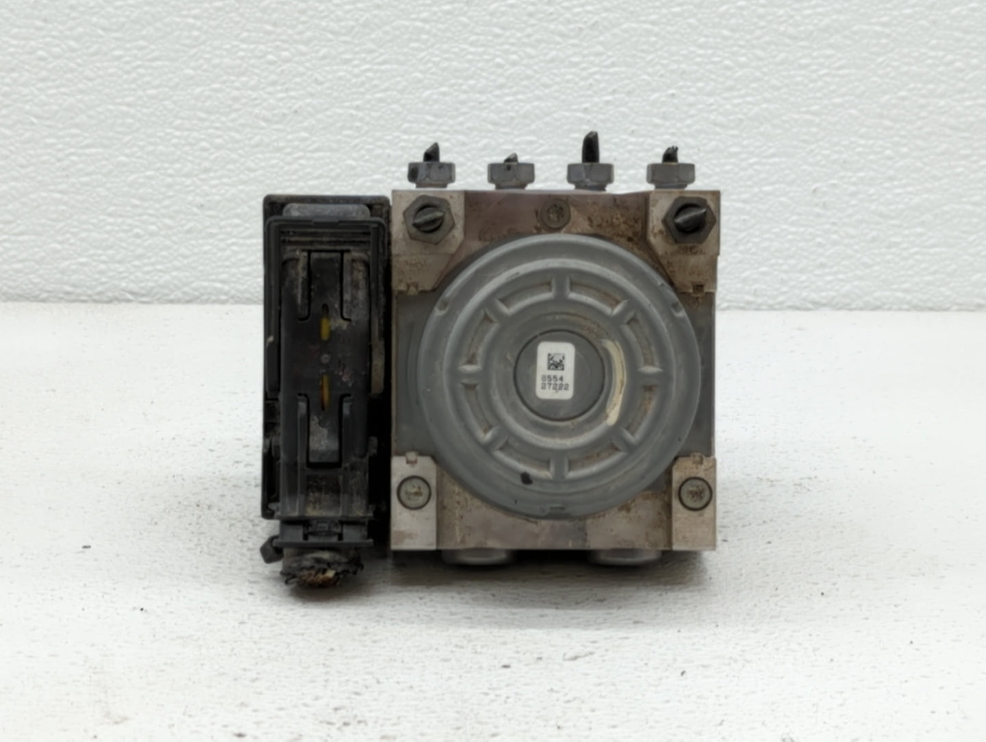 2013 Ford Fusion ABS Pump Control Module Replacement P/N:DG9C-2C405-FB Fits OEM Used Auto Parts - Oemusedautoparts1.com