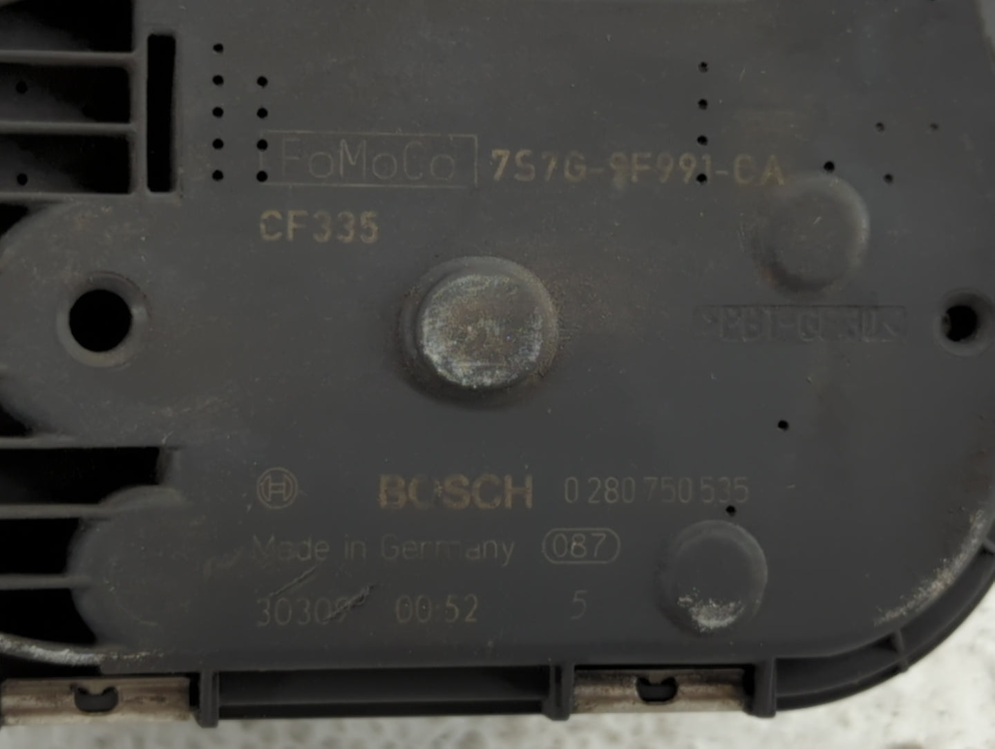 2013-2014 Ford Fusion Throttle Body P/N:7S7G-9F991-CA Fits Fits 2013 2014 2015 2016 2017 2018 2019 OEM Used Auto Parts - Oem