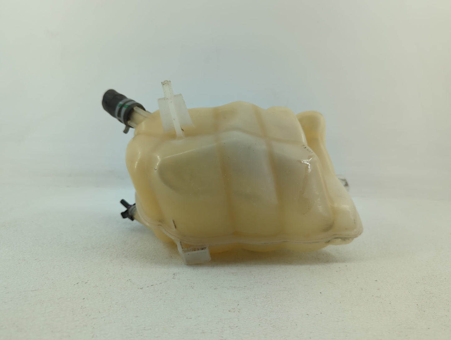 2013-2016 Ford Fusion Radiator Coolant Overflow Expansion Tank Bottle 414270 - Oemusedautoparts1.com