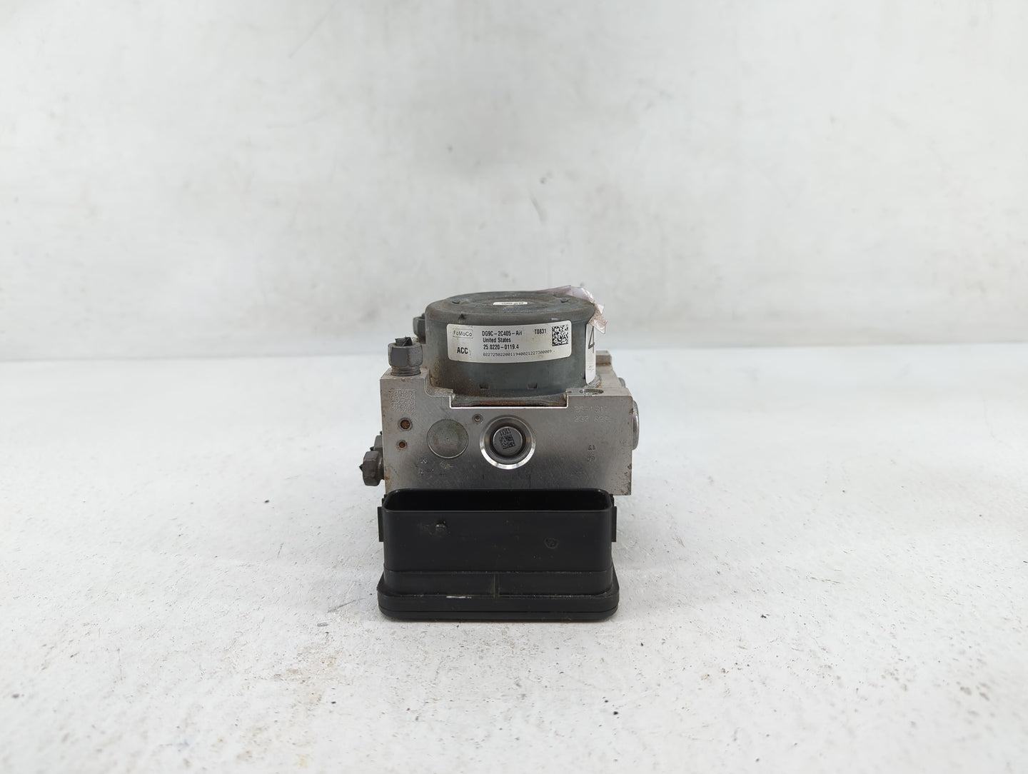 2013 Ford Fusion ABS Pump Control Module Replacement P/N:DG9C-2C405-AH DG9C-2C405-FB Fits OEM Used Auto Parts - Oemusedautop