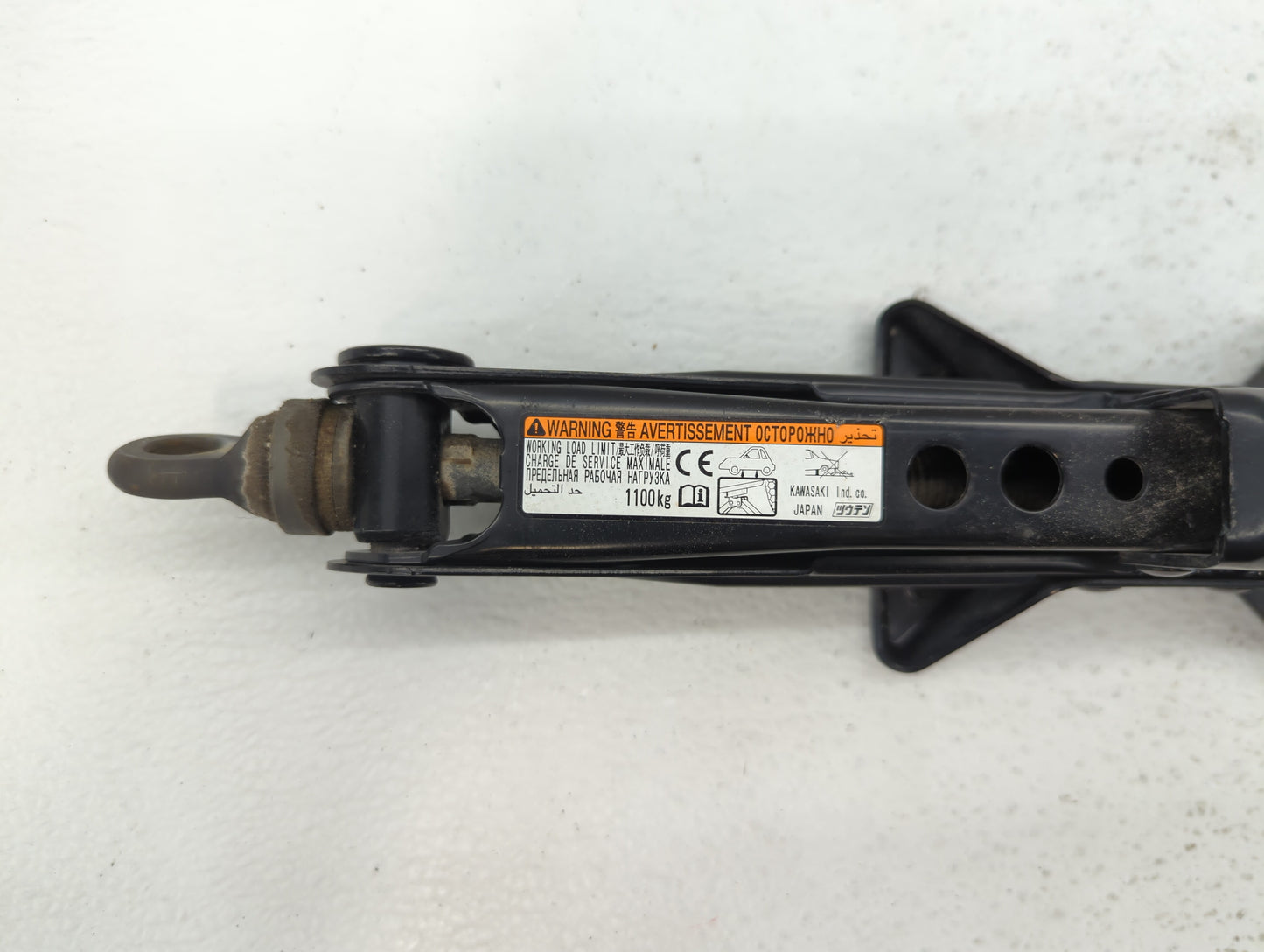 2013 Ford Fusion Spare Scissor Car Jack 460401 - Oemusedautoparts1.com