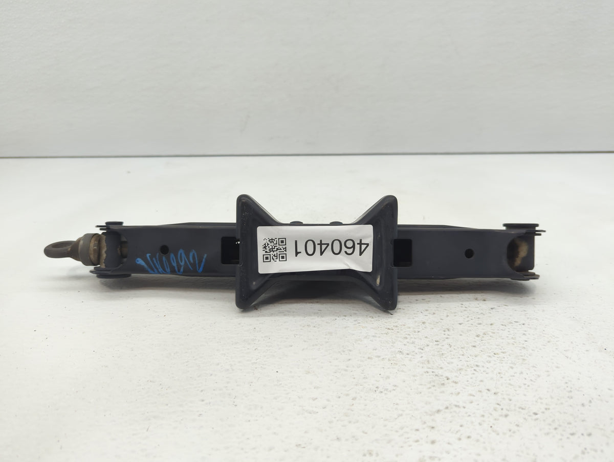 2013 Ford Fusion Spare Scissor Car Jack 460401 - Oemusedautoparts1.com