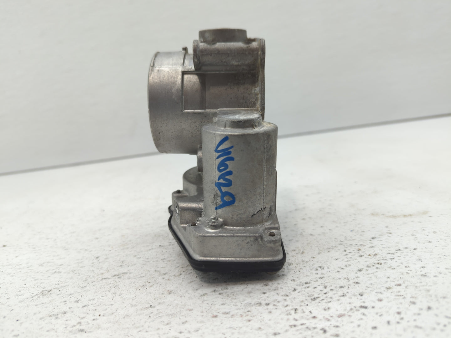 2013-2020 Ford Fusion Throttle Body P/N:DS7E-9F991-AD DS7E-9F991-AF Fits Fits 2013 2014 2015 2016 2017 2018 2019 2020 2021 2