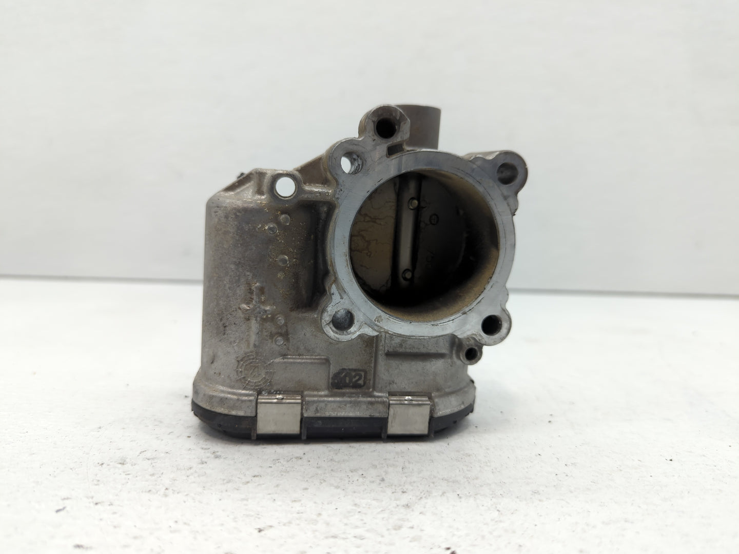 2013-2014 Ford Fusion Throttle Body P/N:7S7G-9F991-CA Fits Fits 2013 2014 2015 2016 2017 2018 2019 OEM Used Auto Parts - Oem