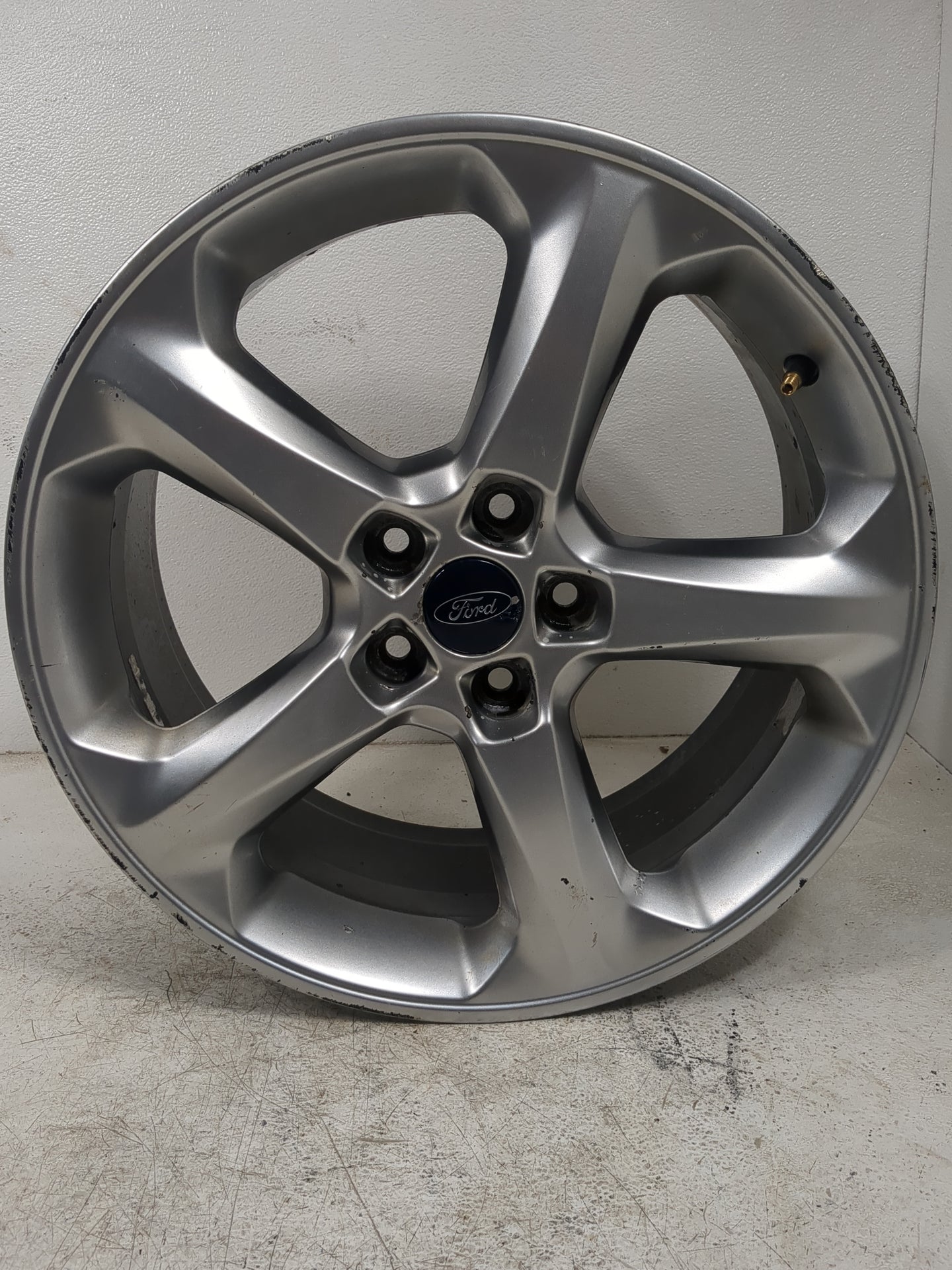 2013-2016 Ford Fusion Oem Wheel Rim - Oemusedautoparts1.com
