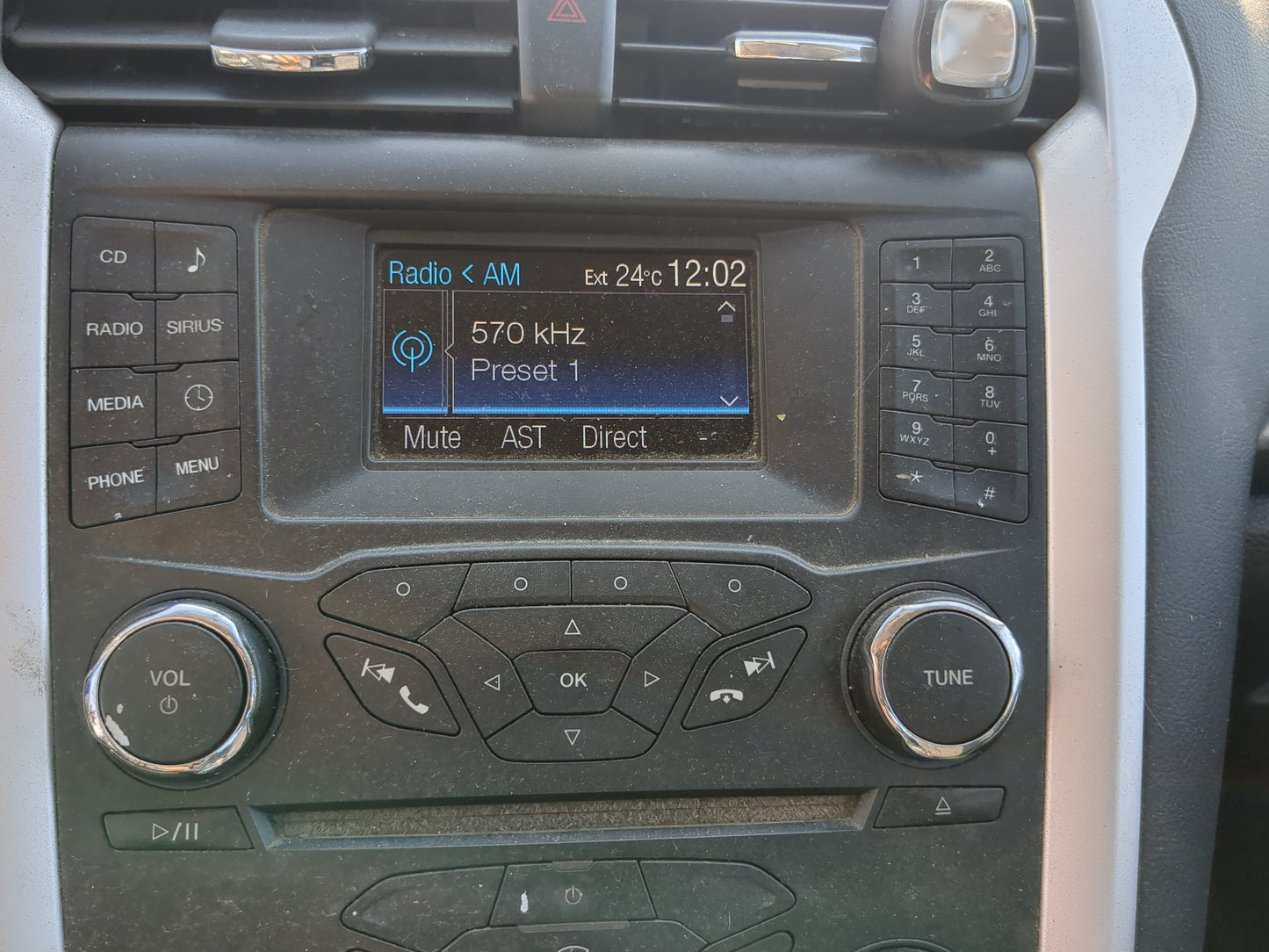 2013-2015 Ford Fusion Radio AM FM Cd Player Receiver Replacement Fits Fits 2013 2014 2015 OEM Used Auto Parts - Oemusedautop