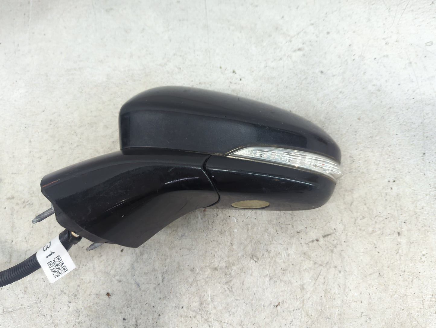 2013-2014 Ford Fusion Driver Side View Mirror - Left Door Mirror OEM Used - Oemusedautoparts1.com