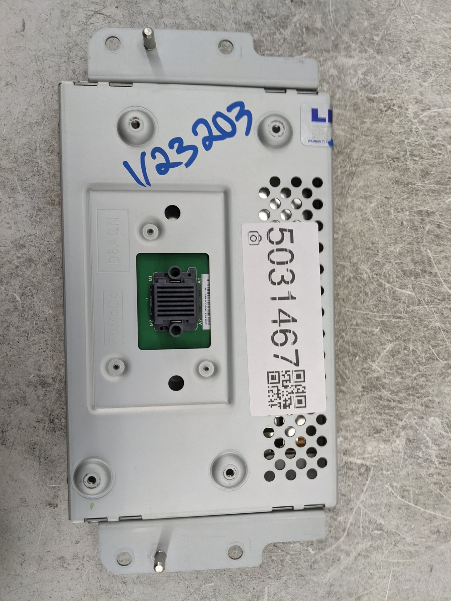 2013-2016 Ford Fusion Information Display Screen 5031467 - Oemusedautoparts1.com