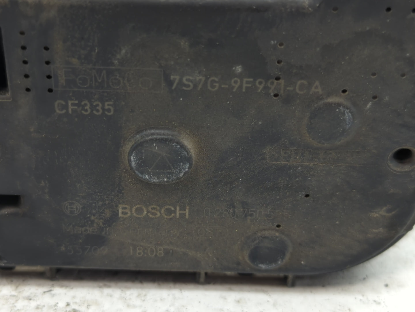 2013-2014 Ford Fusion Throttle Body P/N:7S7G-9F991-CA Fits Fits 2013 2014 2015 2016 2017 2018 2019 OEM Used Auto Parts - Oem