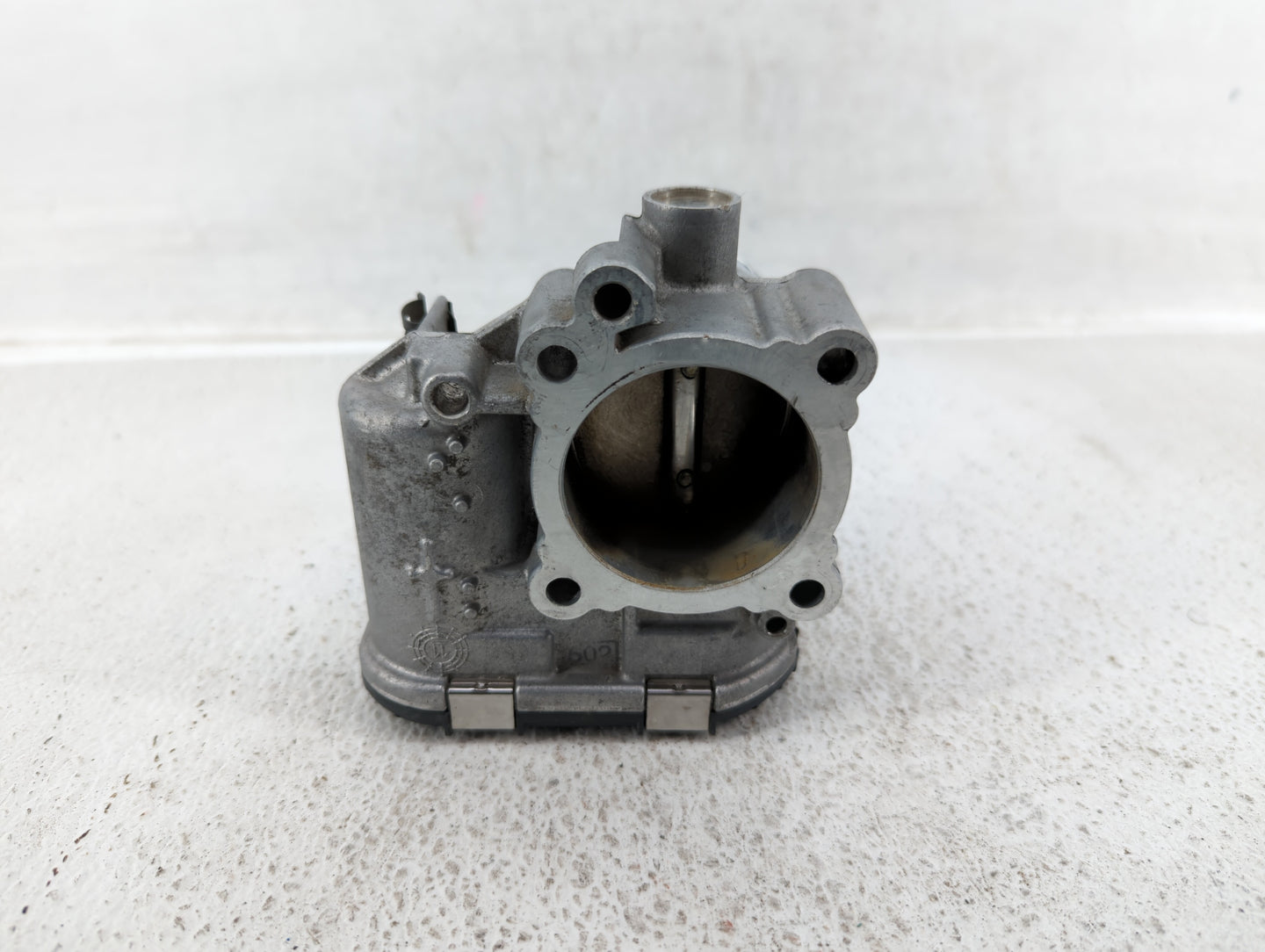 2013-2014 Ford Fusion Throttle Body P/N:7S7G-9F9910CA Fits Fits 2013 2014 2015 2016 2017 2018 2019 OEM Used Auto Parts - Oem