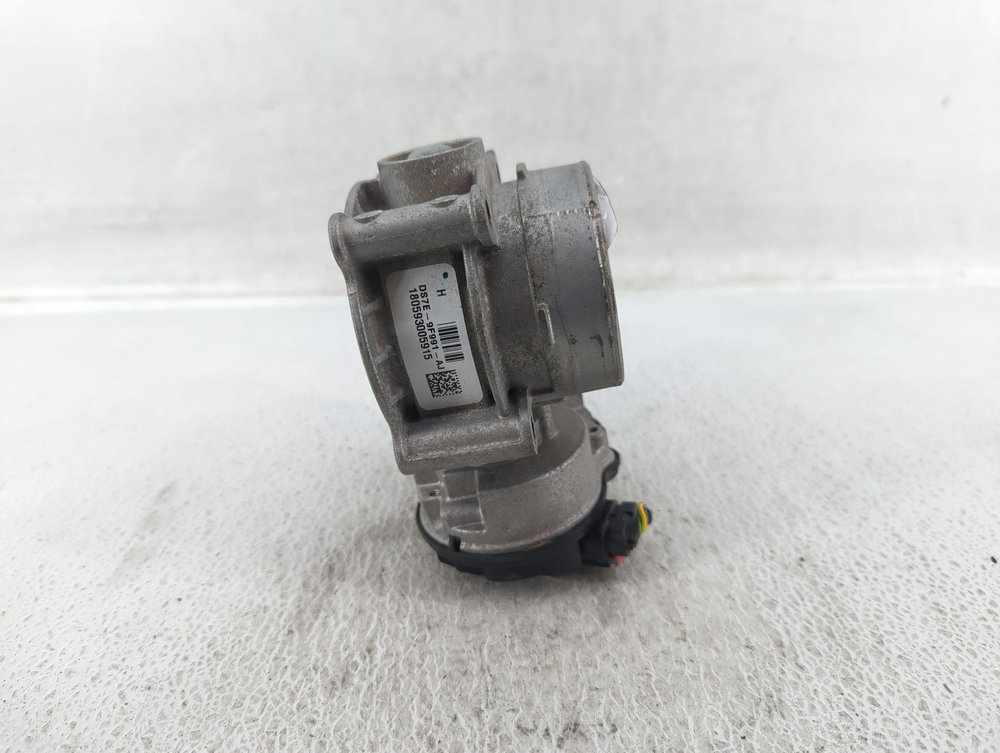 2013 Ford Fusion Throttle Body P/N:DS7E-9F991-AJ Fits Fits 2012 2014 2015 2016 2017 OEM Used Auto Parts - Oemusedautoparts1.