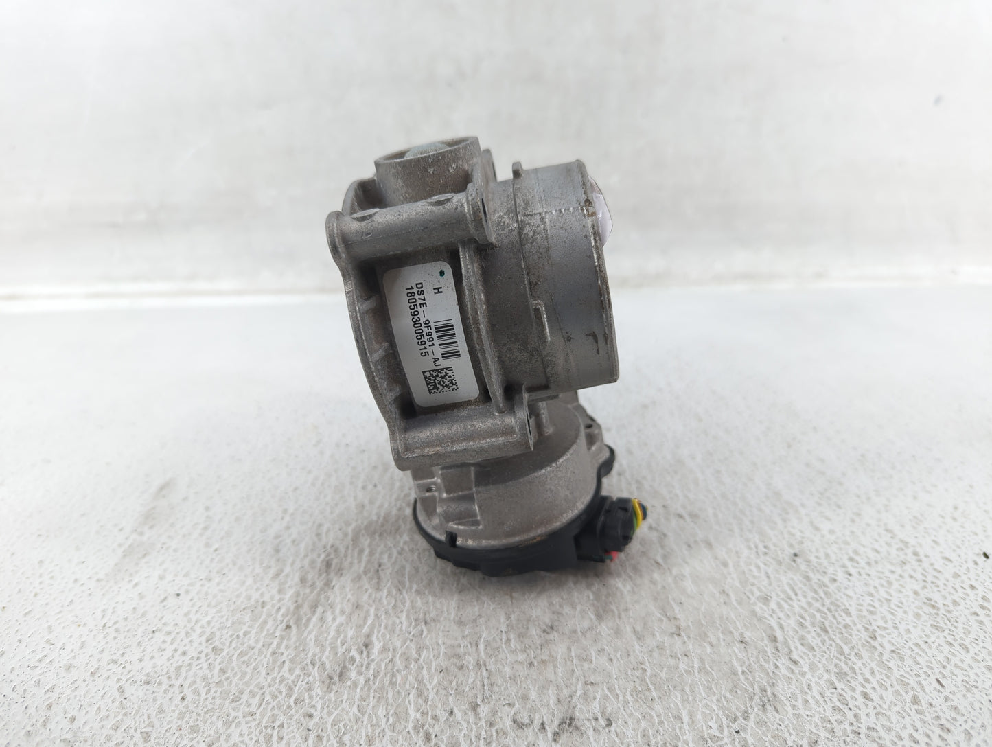 2013 Ford Fusion Throttle Body P/N:DS7E-9F991-AJ Fits Fits 2012 2014 2015 2016 2017 OEM Used Auto Parts - Oemusedautoparts1.