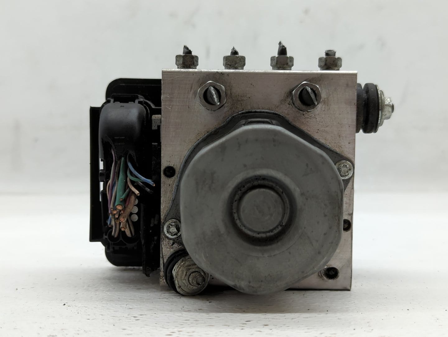 2013 Ford Fusion ABS Pump Control Module Replacement P/N:44540-07070 Fits OEM Used Auto Parts - Oemusedautoparts1.com