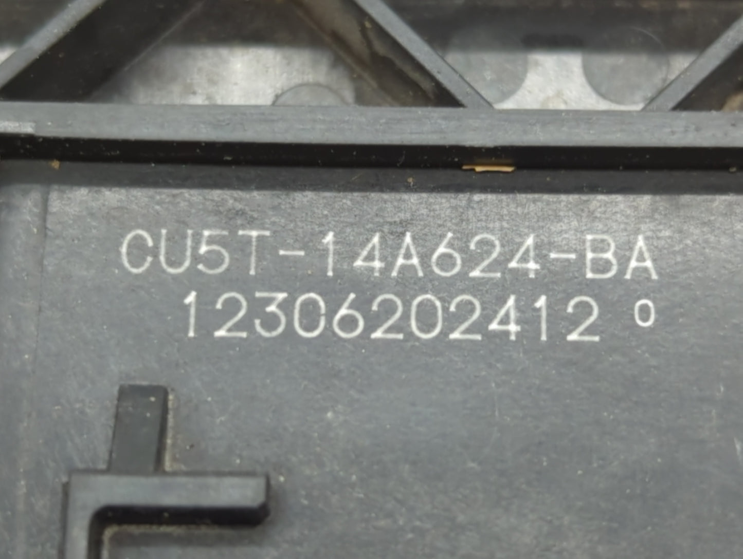 2013 Ford Fusion PCM Engine Control Computer ECU ECM PCU OEM P/N:CU5T-14A624-BA DG1A-12B684-AB, DS7A-12A650-RH Fits OEM Used