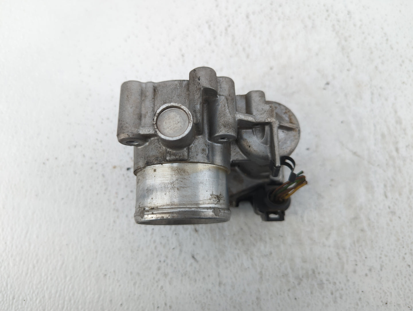 2013-2014 Ford Fusion Throttle Body P/N:7S7G-9F991-CA Fits Fits 2013 2014 2015 2016 2017 2018 2019 OEM Used Auto Parts - Oem