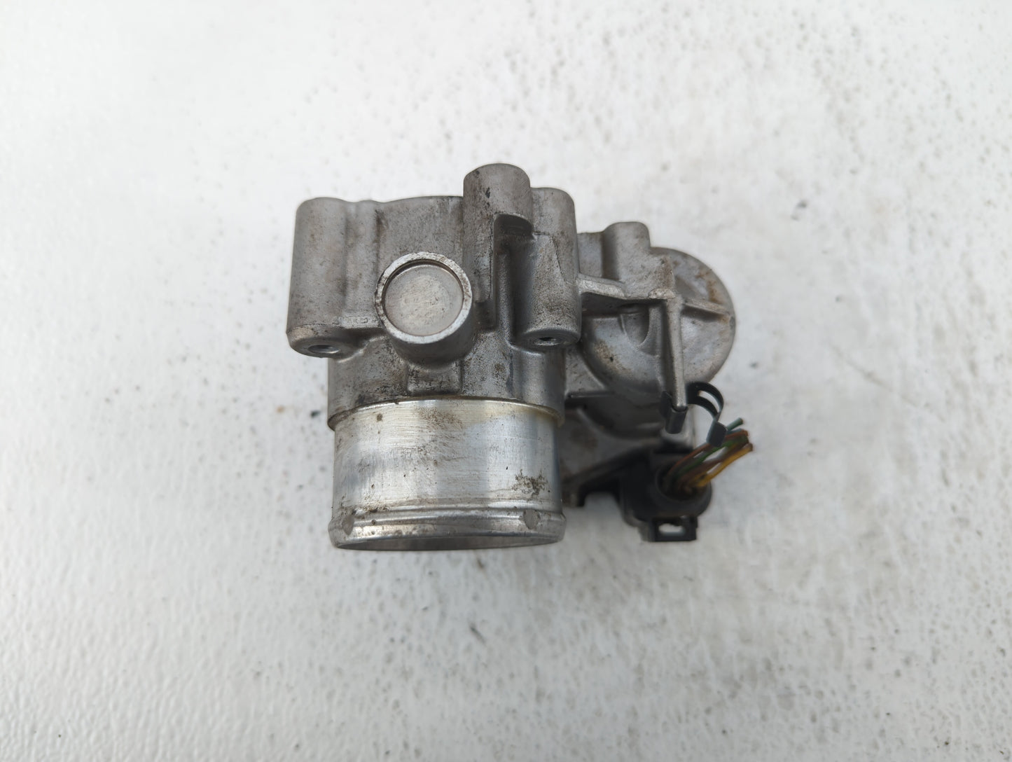 2013-2014 Ford Fusion Throttle Body P/N:7S7G-9F991-CA Fits Fits 2013 2014 2015 2016 2017 2018 2019 OEM Used Auto Parts - Oem