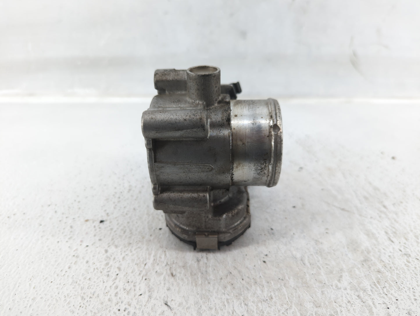 2013-2014 Ford Fusion Throttle Body P/N:7S7G-9F991-CA Fits Fits 2013 2014 2015 2016 2017 2018 2019 OEM Used Auto Parts - Oem