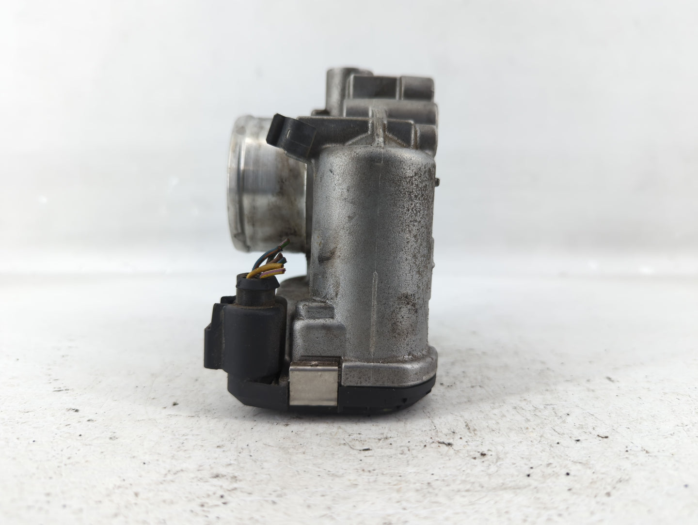 2013-2014 Ford Fusion Throttle Body P/N:7S7G-9F991-CA Fits Fits 2013 2014 2015 2016 2017 2018 2019 OEM Used Auto Parts - Oem