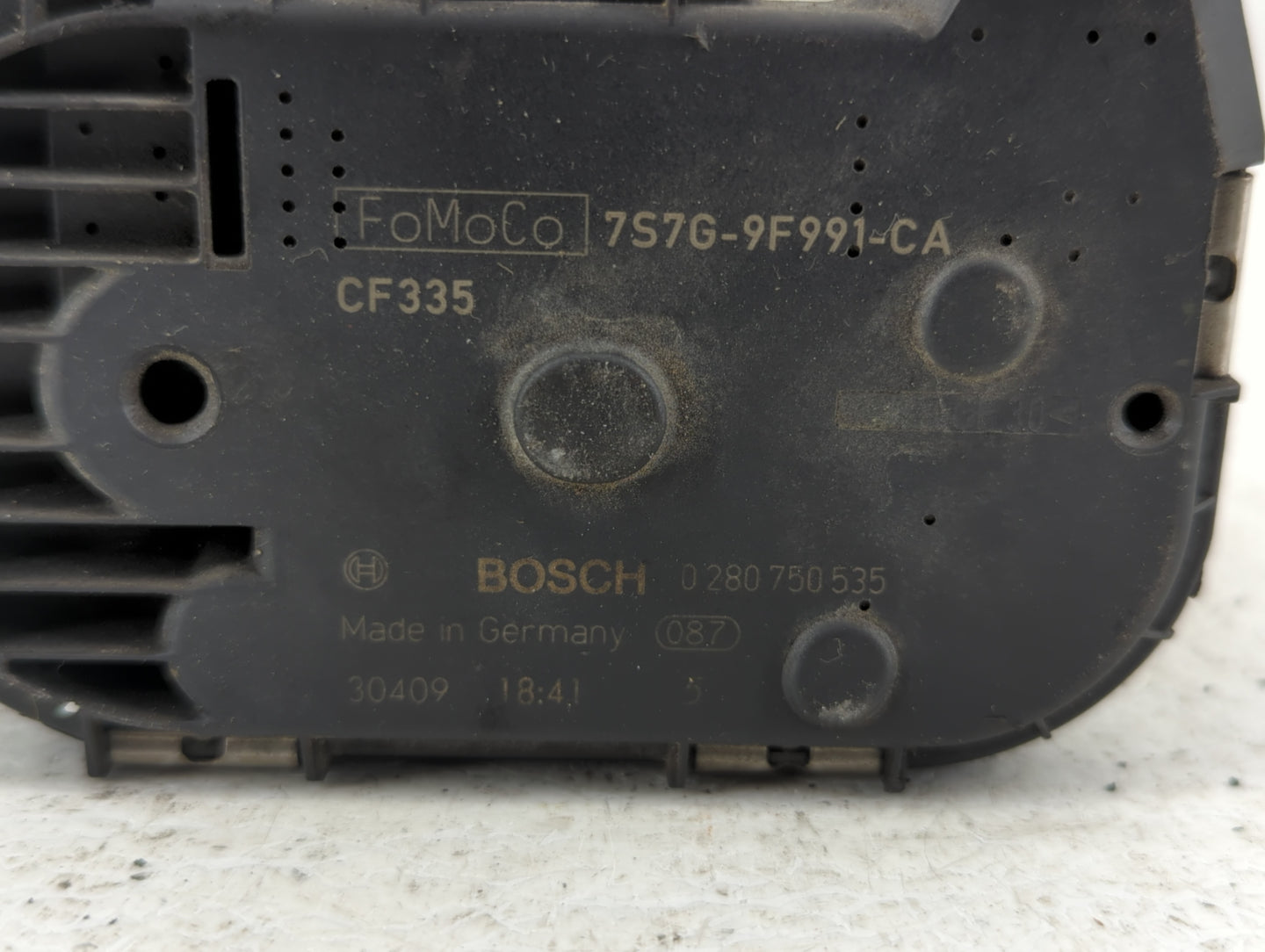 2013-2014 Ford Fusion Throttle Body P/N:7S7G-9F991-CA Fits Fits 2013 2014 2015 2016 2017 2018 2019 OEM Used Auto Parts - Oem