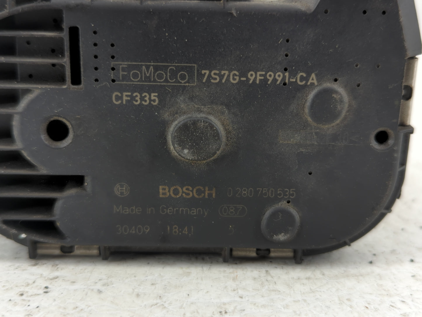 2013-2014 Ford Fusion Throttle Body P/N:7S7G-9F991-CA Fits Fits 2013 2014 2015 2016 2017 2018 2019 OEM Used Auto Parts - Oem