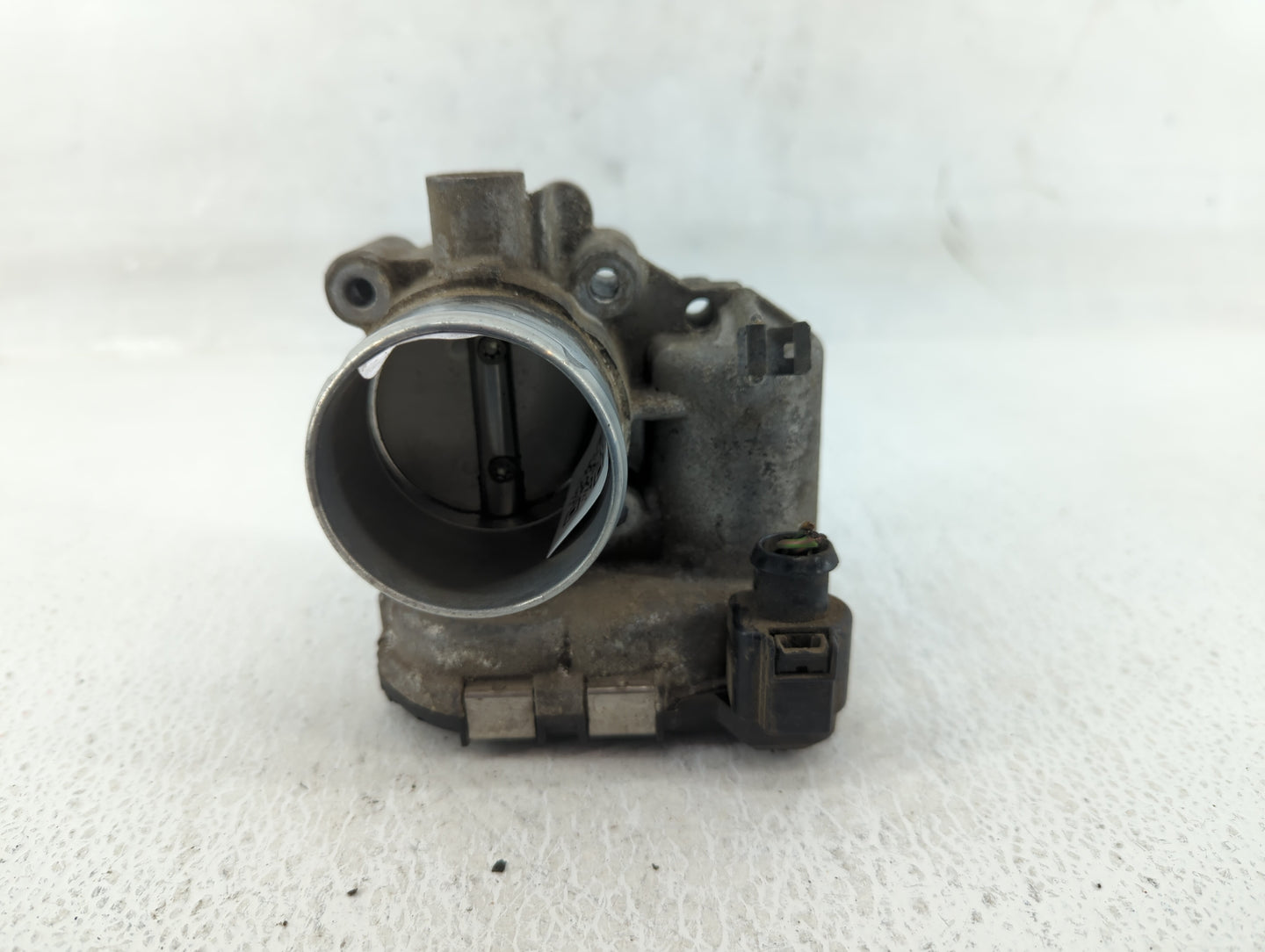 2013-2014 Ford Fusion Throttle Body P/N:7S7G-9F991-CA Fits Fits 2013 2014 2015 2016 2017 2018 2019 OEM Used Auto Parts - Oem