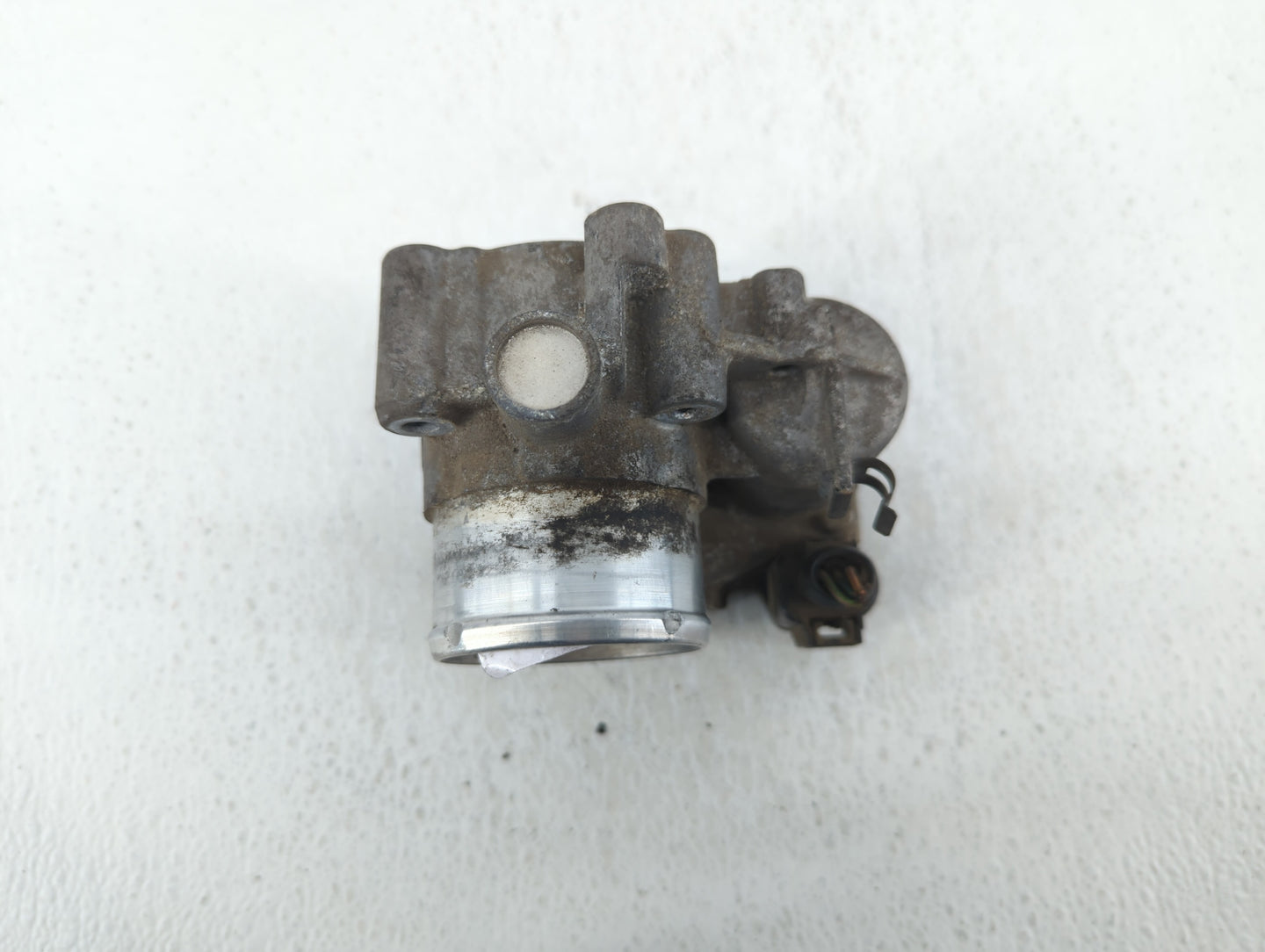2013-2014 Ford Fusion Throttle Body P/N:7S7G-9F991-CA Fits Fits 2013 2014 2015 2016 2017 2018 2019 OEM Used Auto Parts - Oem